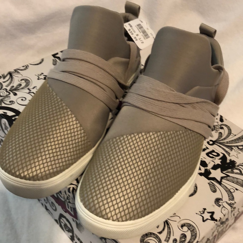 NIB Brash  sneakers
